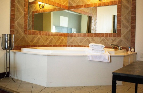 Cleburne Hotel | FairBridge Inn & Suites Cleburne