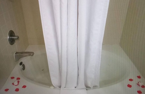 Outlook Hotel | FairBridge Inn & Suites Sunnyside