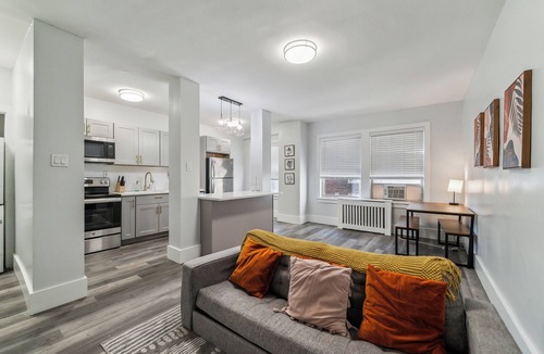 Spruce Hill Apartment | Fairfax Apartments 303 Spacious 1 Bed 1 Bth