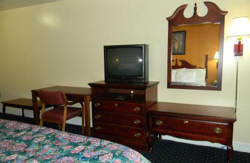Roanoke Rapids Hotel | Fairfax Motel