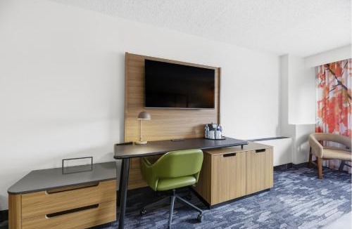 Mount Pleasant Hotel | Fairfield by Marriott Inn & Suites Mount Pleasant, WI