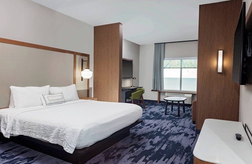 Port Clinton Hotel | Fairfield by Marriott Port Clinton Waterfront