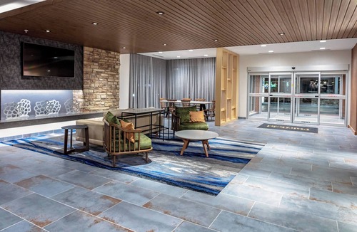 Port Clinton Hotel | Fairfield by Marriott Port Clinton Waterfront