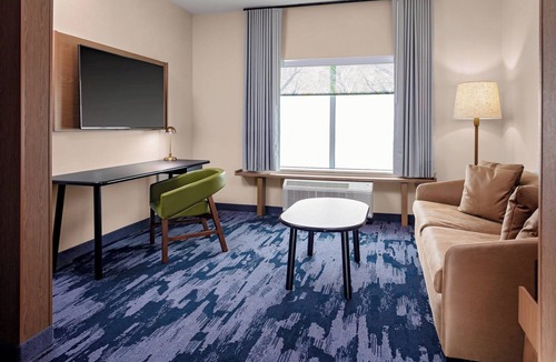 Port Clinton Hotel | Fairfield by Marriott Port Clinton Waterfront