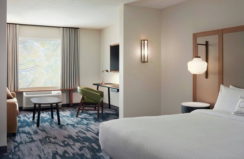 Mattoon Hotel | Fairfield by Marriott Inn & Suites Mattoon
