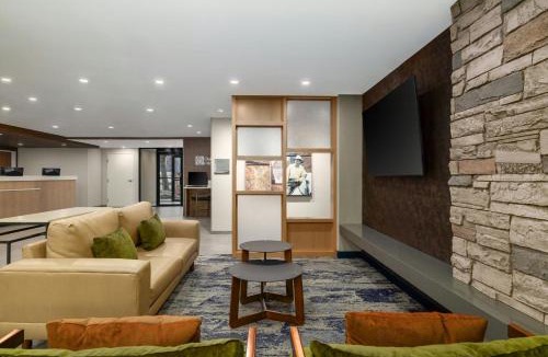 Clinton Hotel | Fairfield by Marriott Inn & Suites Clinton