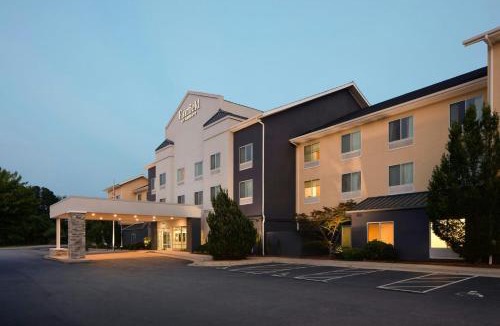 South Boston Hotel | Fairfield Inn and Suites by Marriott South Boston