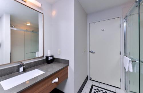 Beloit Hotel | Fairfield Inn and Suites Beloit