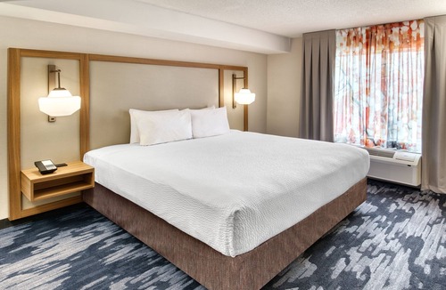 Steeles Industrial Hotel | Fairfield Inn and Suites by Marriott Toronto Brampton