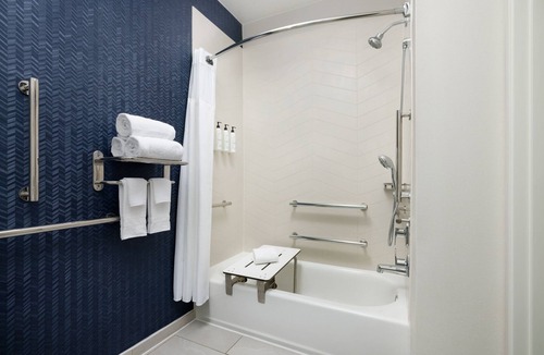 Tracy Hotel | Fairfield Inn by Marriott Tracy