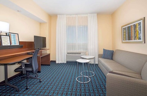 Burlington Hotel | Fairfield Inn & Suites by Marriott Burlington