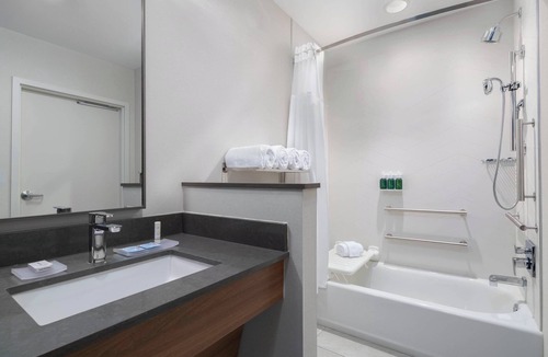 Russell Hotel | Fairfield Inn & Suites Kenosha Pleasant Prairie