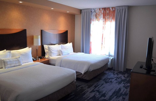 Sault Ste. Marie Hotel | Fairfield Inn & Suites by Marriott Sault Ste. Marie