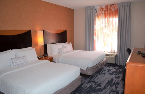Sault Ste. Marie Hotel | Fairfield Inn & Suites by Marriott Sault Ste. Marie