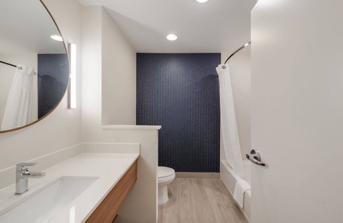 North Central Hotel | Fairfield Inn & Suites by Marriott Virginia Beach Town Center