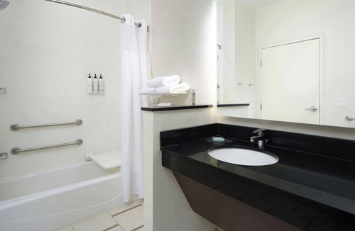 Downtown Niagara Falls Hotel | Fairfield Inn & Suites by Marriott Niagara Falls