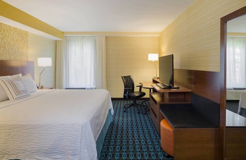 Fort Lee - Paramus Hotel | Fairfield Inn & Suites by Marriott Paramus