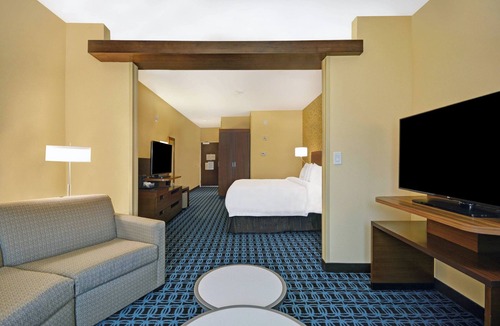 Richmond Hill Hotel | Fairfield Inn & Suites Savannah SW/Richmond Hill