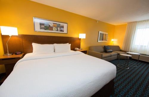 Burlington Hotel | Fairfield Inn & Suites Burlington