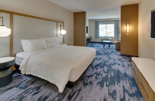 Garden Oaks Hotel | Fairfield Inn & Suites by Marriott Houston Brookhollow