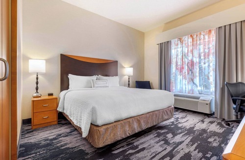 Rockford Hotel | Fairfield Inn & Suites by Marriott Rockford