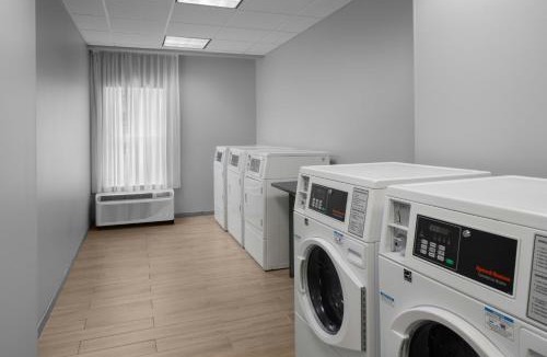 Yamacraw Village Hotel | Fairfield Inn & Suites by Marriott Savannah Downtown Historic District
