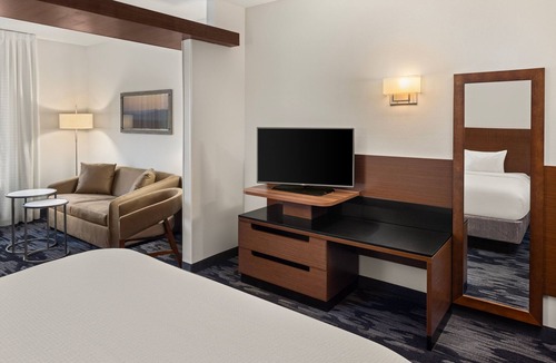 Waterloo Hotel | Fairfield Inn & Suites by Marriott Waterloo Cedar Falls