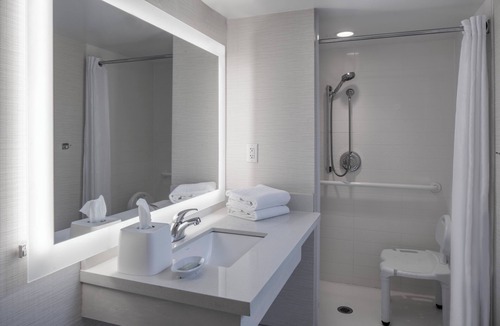 Second Ward Hotel | Fairfield Inn & Suites by Marriott Charlotte Uptown