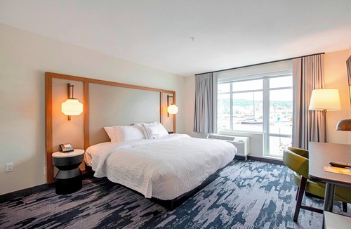 Park Point Hotel | Fairfield Inn & Suites by Marriott Duluth Waterfront