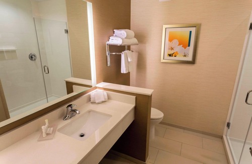Western Gardens Hotel | Fairfield Inn & Suites by Marriott Geneva Finger Lakes