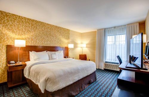 Holyoke Hotel | Fairfield Inn & Suites by Marriott Springfield Holyoke