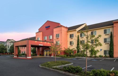 Bridgeton Hotel | Fairfield Inn & Suites by Marriott Portland North