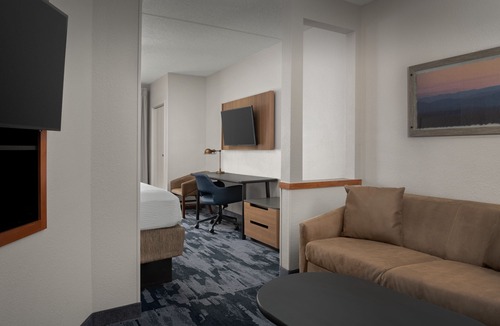 Hollins Hotel | Fairfield Inn & Suites by Marriott Roanoke Hollins/I-81