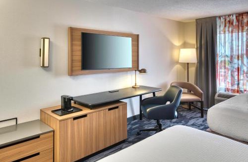 Steeles Industrial Hotel | Fairfield Inn & Suites by Marriott Toronto Brampton