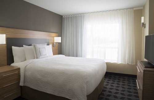 Kanata Lakes - Marchwood Lakeside - Morgan's Grant - Kanata Hotel | Fairfield Inn & Suites by Marriott Ottawa Kanata