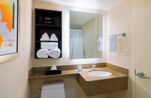 Fort Lee - Paramus Hotel | Fairfield Inn & Suites by Marriott Paramus