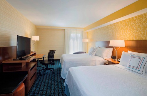 Fort Lee - Paramus Hotel | Fairfield Inn & Suites by Marriott Paramus