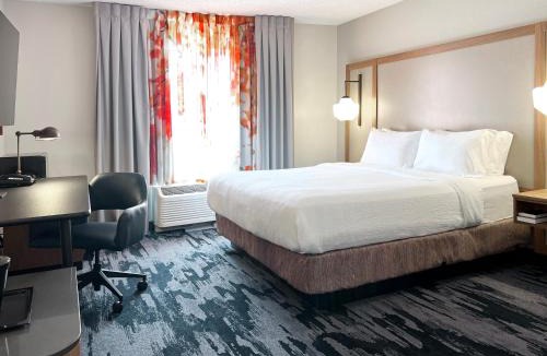 Rogers Hotel | Fairfield Inn & Suites by Marriott Rogers