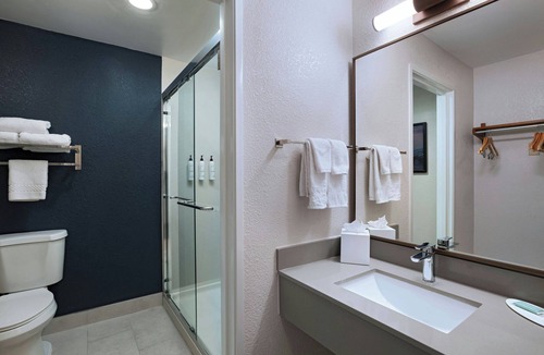 North Loop Hotel | Fairfield Inn & Suites by Marriott Austin-University Area