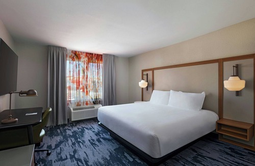 North Loop Hotel | Fairfield Inn & Suites by Marriott Austin-University Area