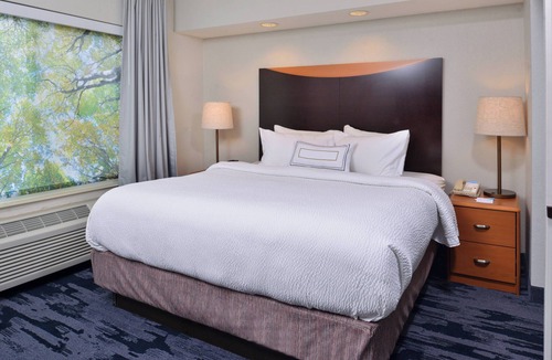 Beloit Hotel | Fairfield Inn & Suites by Marriott Beloit