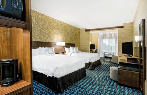 Van Hotel | Fairfield Inn & Suites by Marriott Van Canton Area