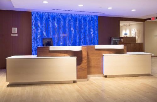 Burlington Hotel | Fairfield Inn & Suites by Marriott Burlington