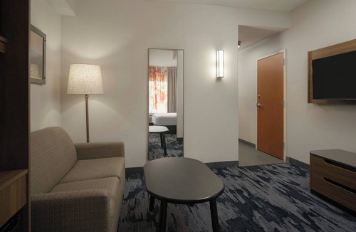 Cleveland Hotel | Fairfield Inn & Suites by Marriott Cleveland