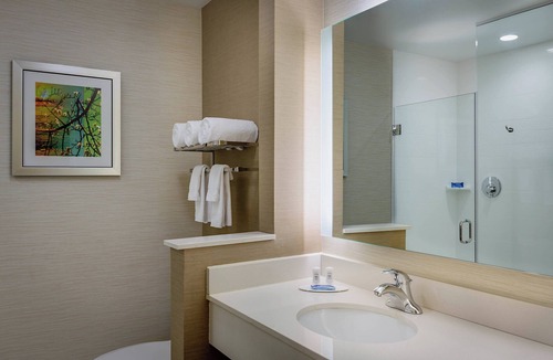 West Dallas Hotel | Fairfield Inn & Suites Dallas West/i-30