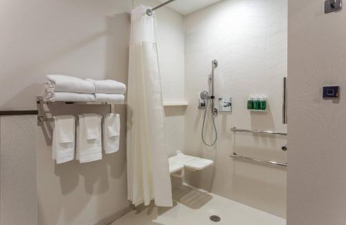 Franklin Hotel | Fairfield Inn & Suites Franklin
