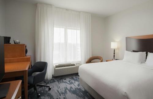 Jeffersontown Hotel | Fairfield Inn & Suites Louisville East