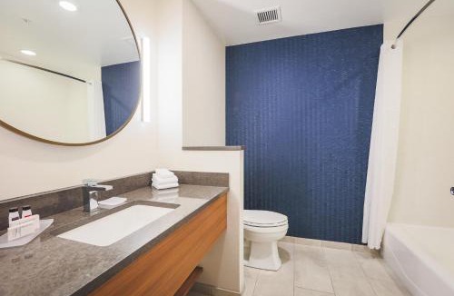 Upper Peninsula Michigan Hotel | Fairfield Inn & Suites Marquette