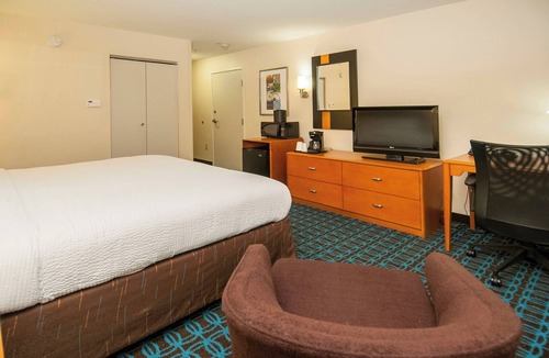 Hollywood Park Hotel | Fairfield Inn & Suites San Antonio North - Stone Oak