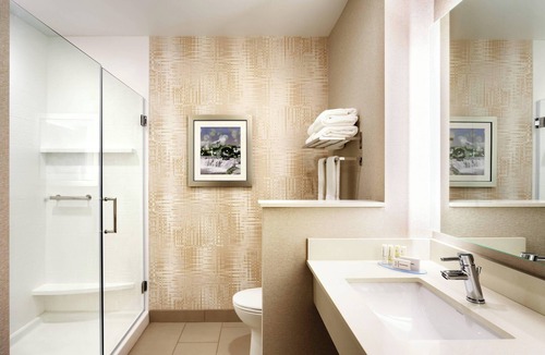 Springfield Hotel | Fairfield Inn & Suites by Marriott Springfield North